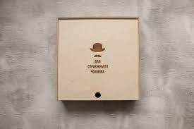 Коробки з фанери та дерева різні кольори та форми