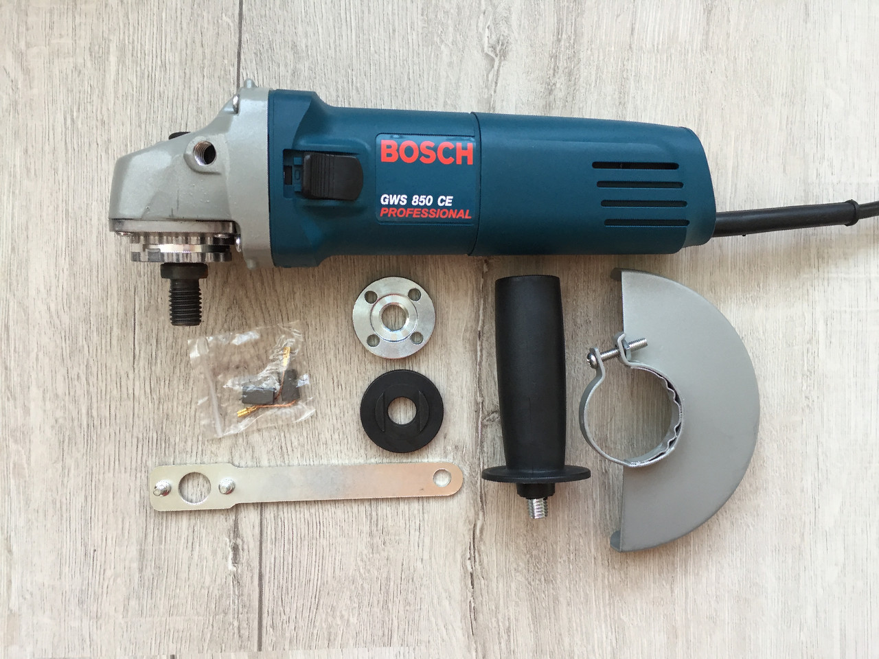 Болгарка BOSCH GWS 850CE : 850Вт : 125мм - фото 1 - id-p954000534