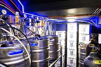 Холодная комната для пивных кег - вид изнутри. Ракурс-5.