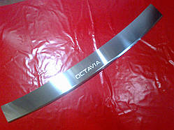 Накладка на задній бампер із загином SKODA OCTAVIA A7