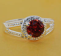 Кольцо с красным камнем женское колечко