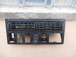 Повітропровід дефлектор торпеди центральний Opel Rekord E2 OE:GM90056240