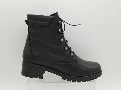 Зимові черевики на низьких підборах. Розміри — 41. Туреччина.