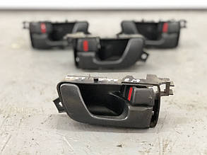 Дверна ручка Mitsubishi Pajero Wagon III 3 Mitsubishi Pajero Sport 1 Мітсубіші Паджеро Вагон 3 1997-2008