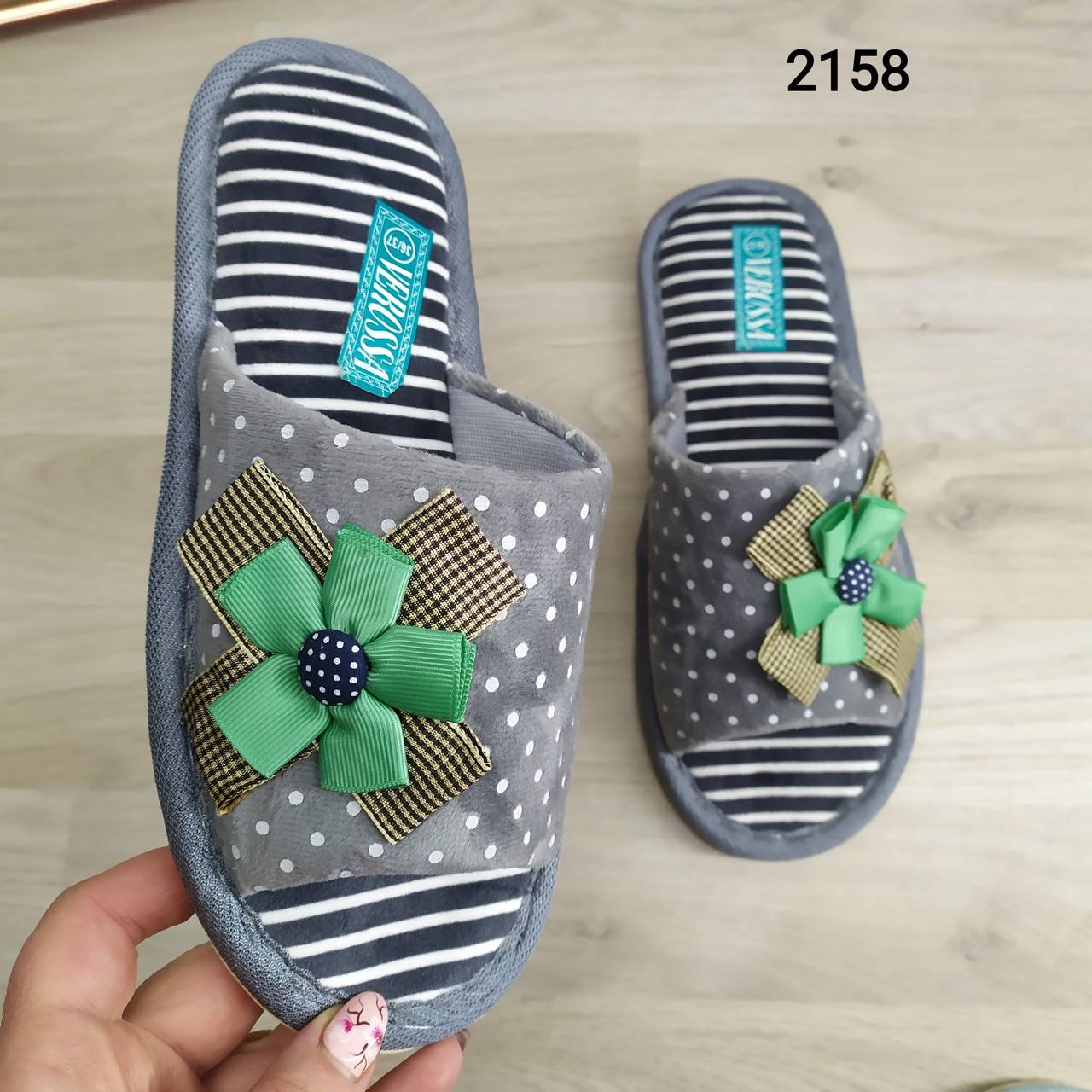 Жіночі кімнатні капці велюрові з відкритим носком