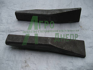 Зуб ковша екскаватора ЕО-2621 на базі трактора ЮМЗ 26.5801.405