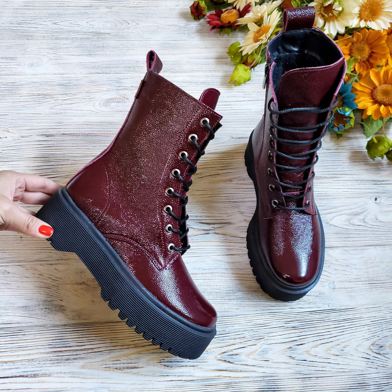 Жіночі демісезонні черевики високі шкіряні на шнурівці WooDstock бордовий лак, фото 1