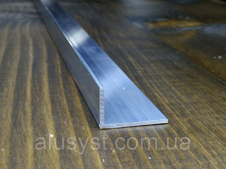 25х15х1,5 / 50 см / Кутник різнобічний / без покриття