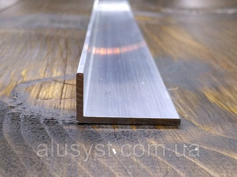 30х15х2 / 50 см / Кутник різнобічний / без покриття