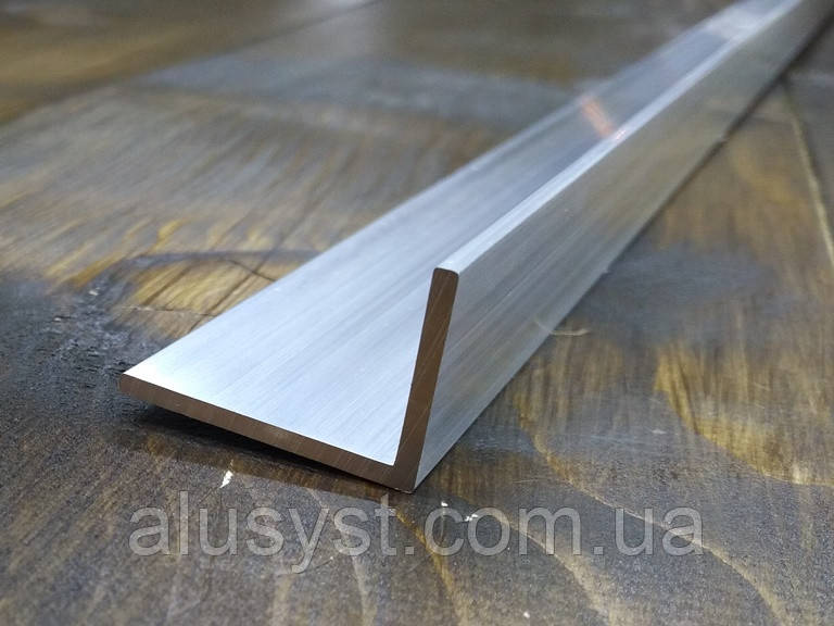 30х20х2 / 50 см / Кутник різнобічний / без покриття