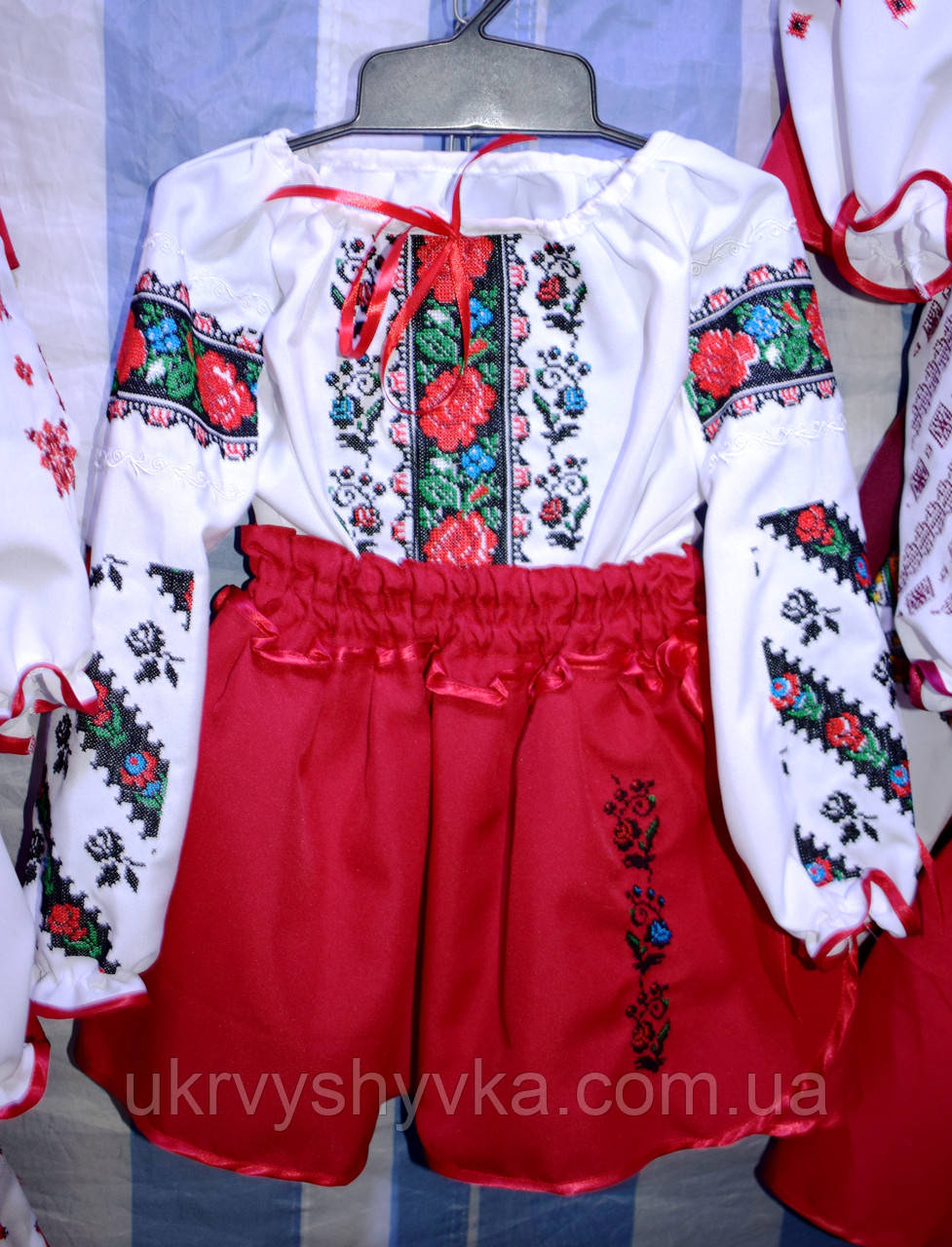 Вишитий костюм Борщівська квітка"