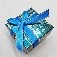 Синий квадратный футляр для подарочной упаковки сережек, колец, кулонов и колье. Золотое тиснение "крокодил"