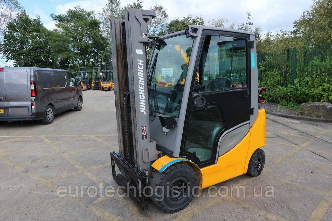 Вилковий навантажувач Jungheinrich TFG316S.