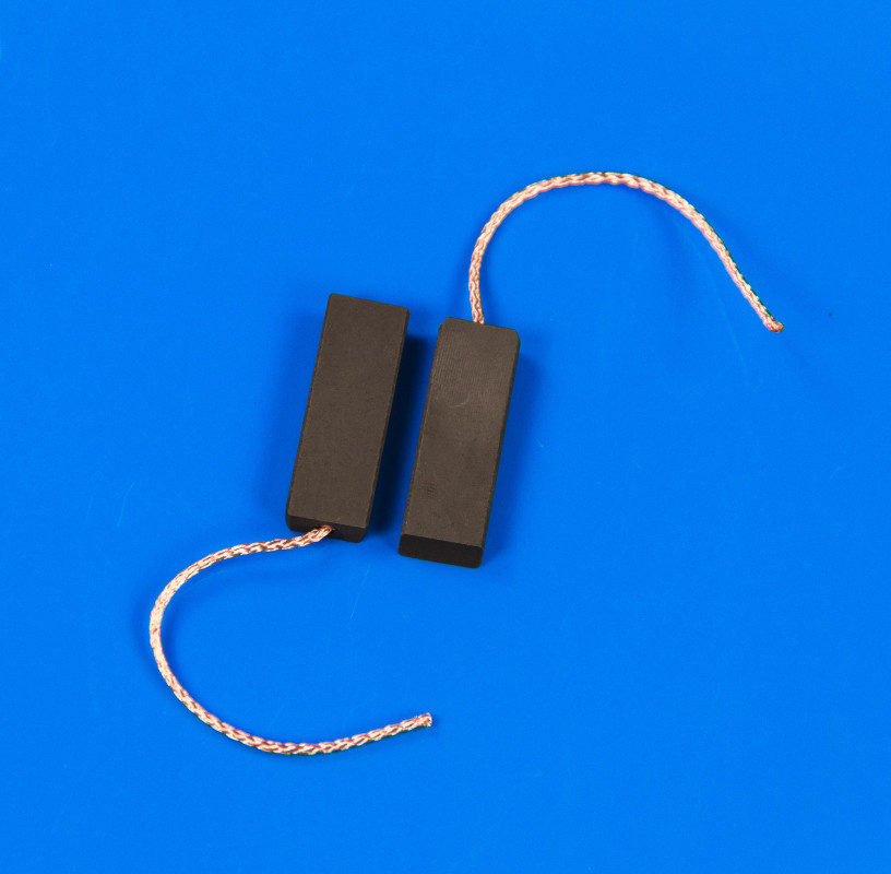 Суцільні вугільні щітки SKL 5*12,5*35, дріт у центрі, фото 1