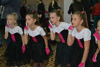 Купальник короткий рукав-шорты трехцветный  7