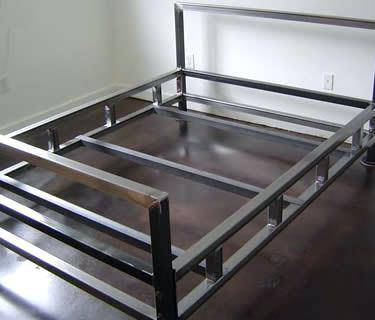 Ліжко з металу № 10