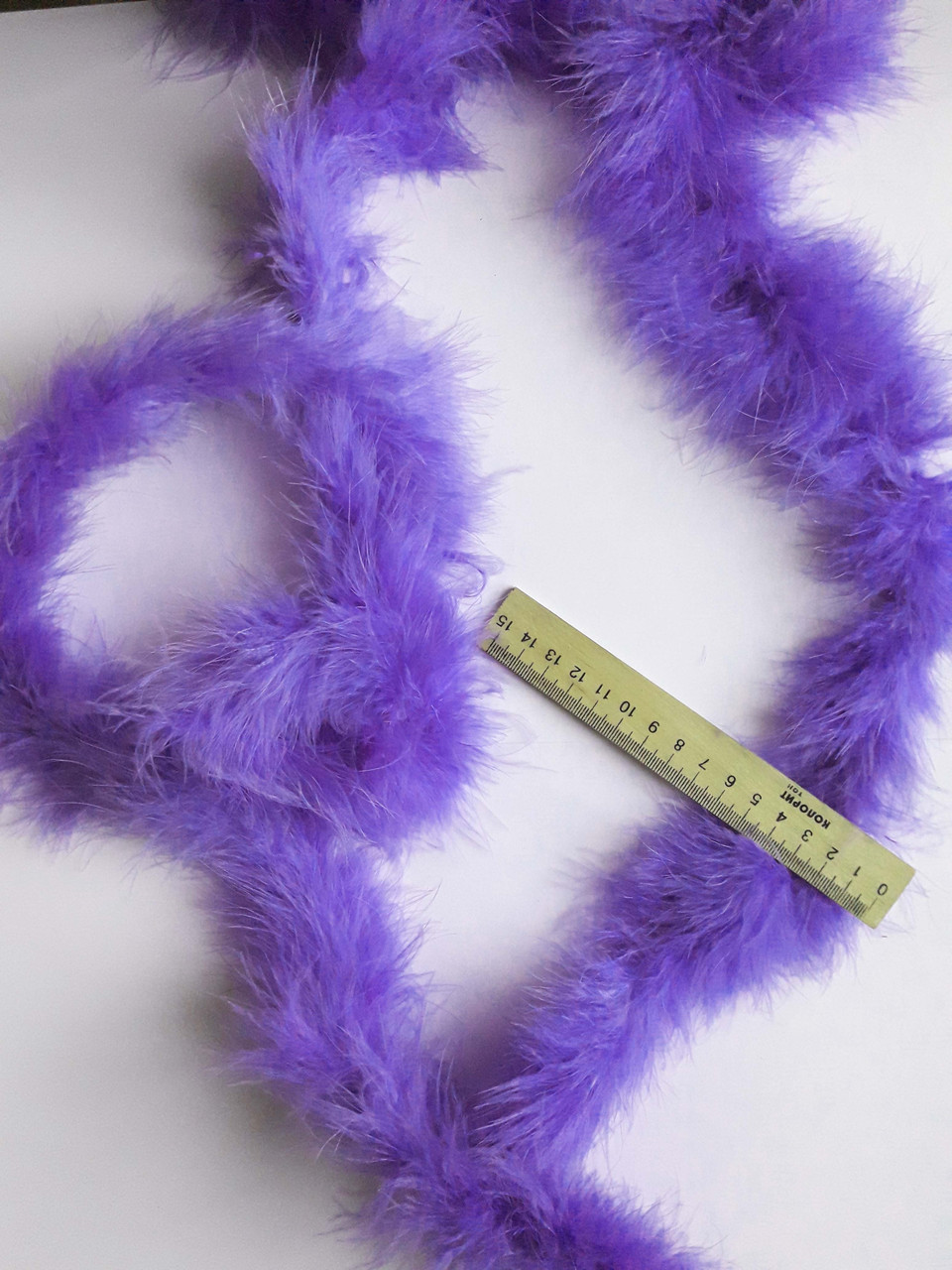 Пух на тасьмі 1,8 м 20 грам. Фіалковий. Голубий з бузковим відтінком. Ціна за 1 метр.