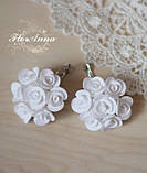 Білі сережки з квітами "Білі трояндочки", фото 3
