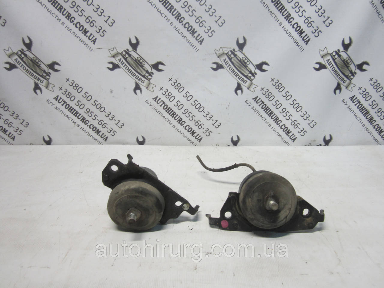 Подушка двигуна Toyota land cruiser 200