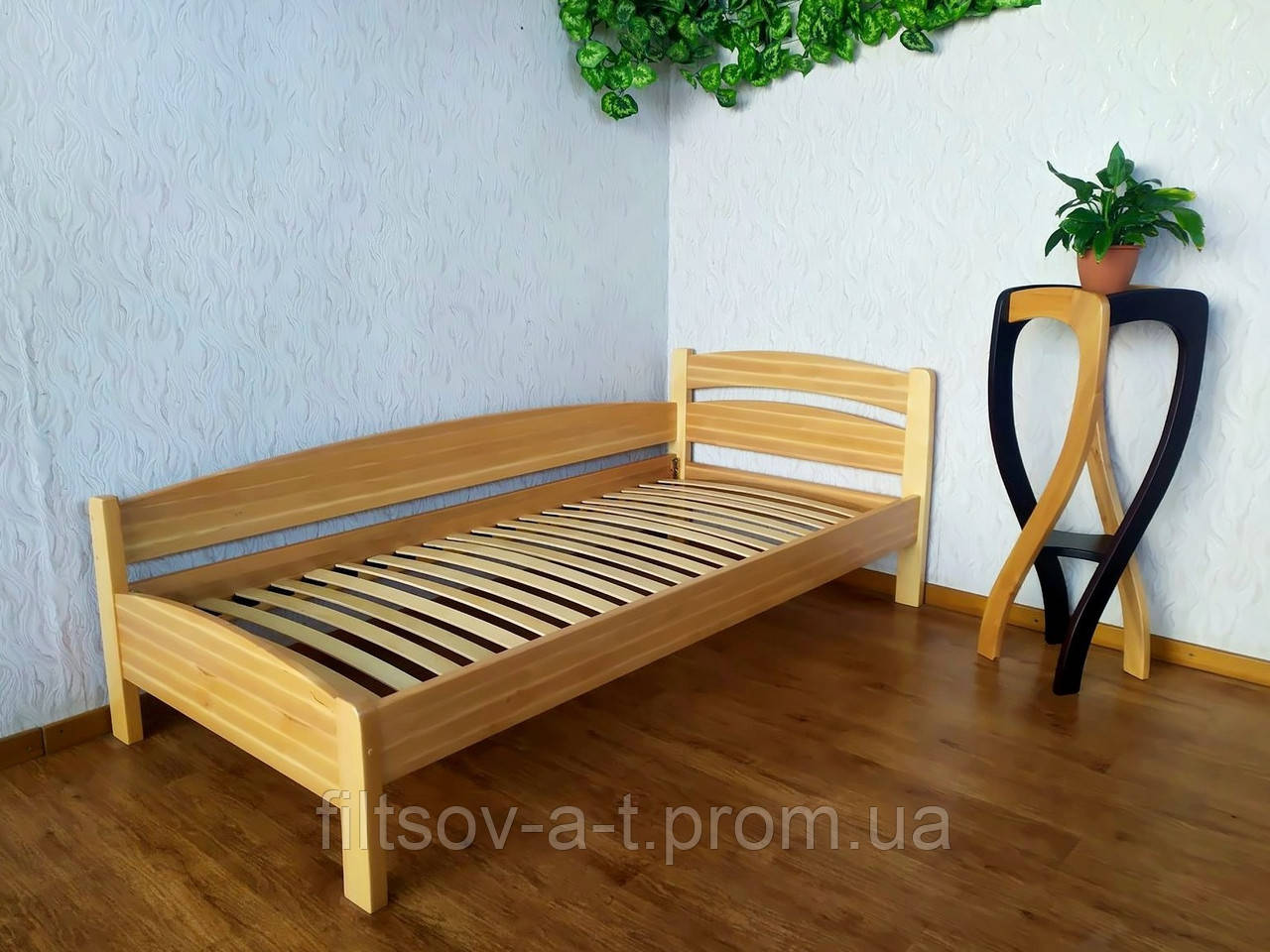 Підліткове односпальне кутове ліжко з масиву дерева "Марта - 2" від виробника