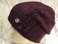 Бордовая женская шапочка с украшением размер 54 -56