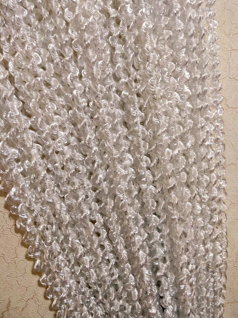 Однотонні виті штори-нитки білого кольору з люрексом