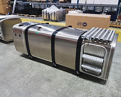 Паливний бак 630 л з додатковою секцією AdВlue 75 л (700х700х2100)