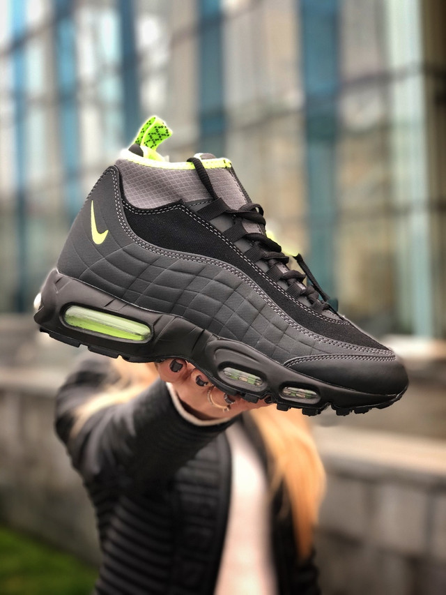 Air max hotsell 95 sneakerboot volt
