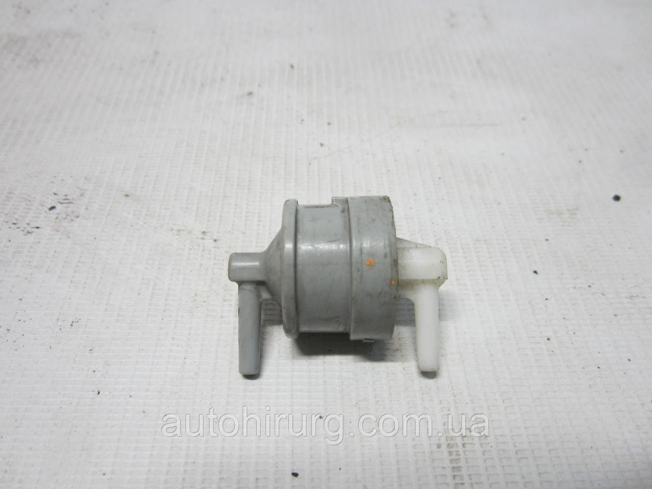 Вакуумний клапан Toyota land cruiser 200