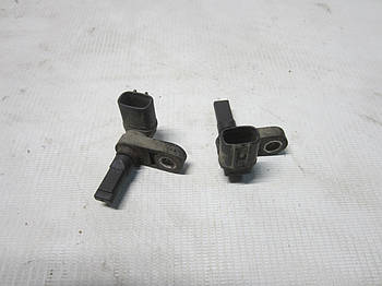 Передній датчик ABS Toyota land cruiser 200 (89542-60050 / 89543-60050)