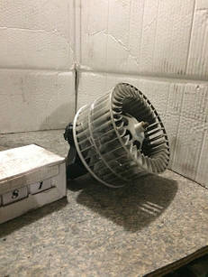 No81 Б/у вентилятор салона  A1688200542 для Mercedes W168 1997-2004