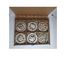 Набір прикрас новорічних дерев'яних у коробці з дерева (12 прикрас потрійних декорованих)