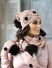 Гарна тепла жіноча шапка з помпоном від Kamea Agata.