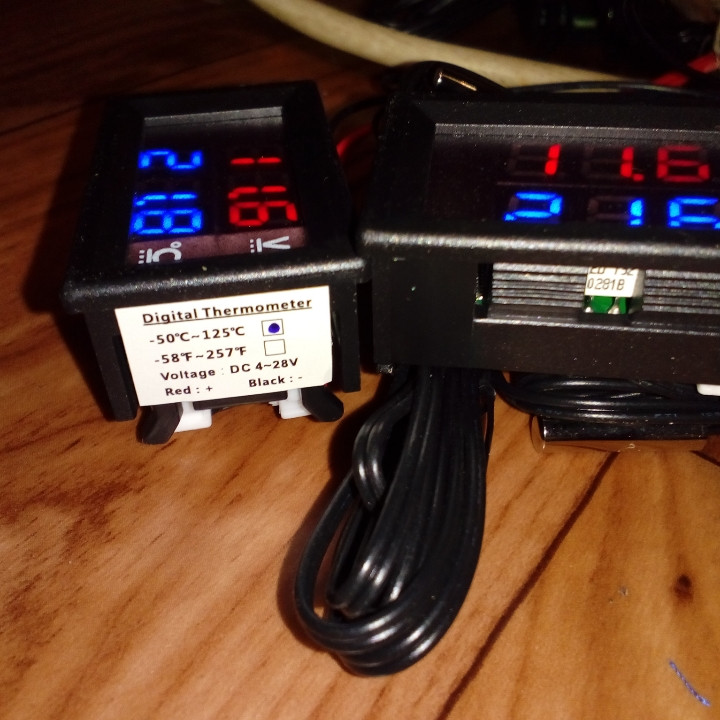 Цифровой вольтметр и термометр с выносным датчиком 100 см , питание от 4 вольта - 24 вольт. - фото 6 - id-p1075847453