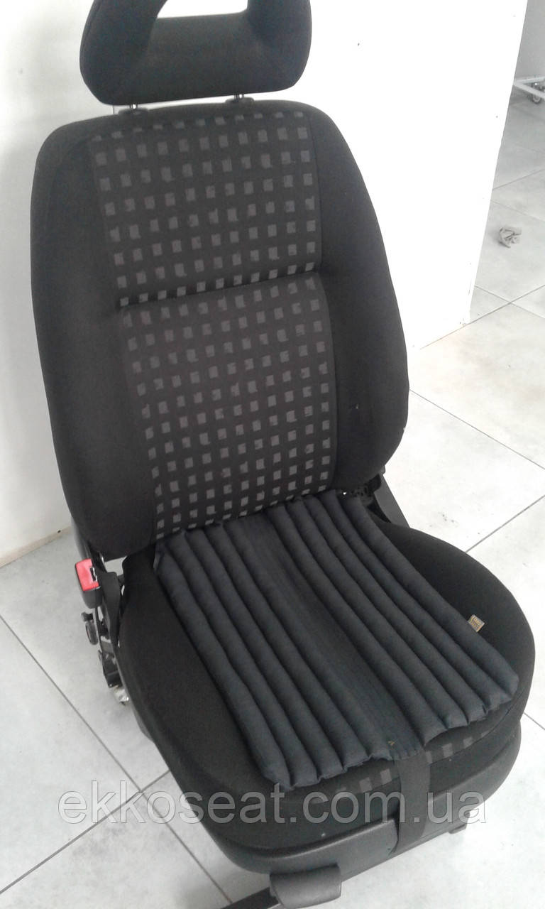 Ергономічна подушка EKKOSEAT на автомобільне крісло. Чорна.