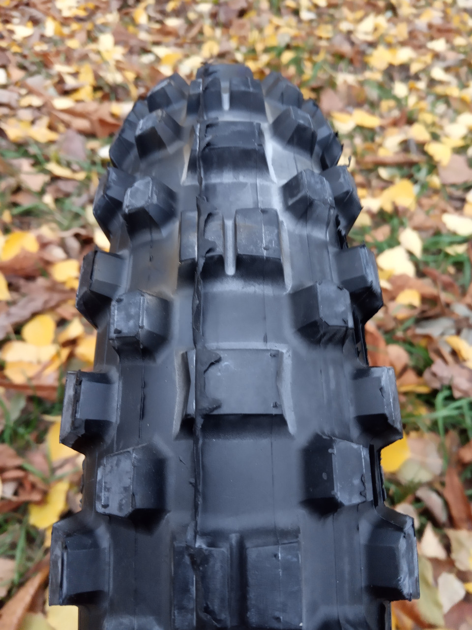 Покришка 3.00-10 крос MARELLI F-807 TL, фото 1