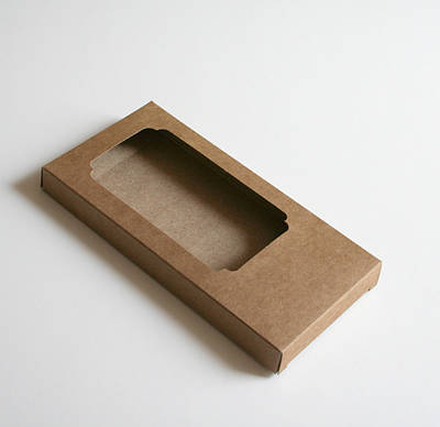 Коробка з крафт картону під шоколад 160х80х16 мм, віконце 100 мм