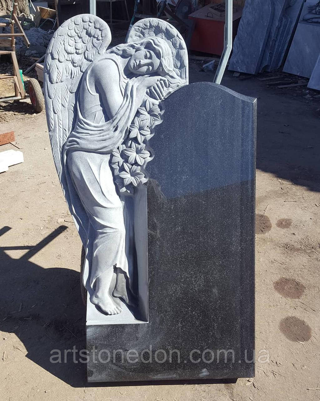 Пам’ятники з граніту з ангелом в Україні. Пам’ятники у формі ангела. Пам’ятник ангел No14
