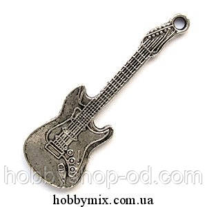 Метал. підвіска "гітара" срібло (2,7х5,5 см) 1 шт. в уп.