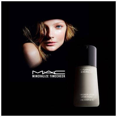 Антивіковий зволожуючий лосьйон-праймер Mac mineralize timecheck lotion 30 мл, фото 3