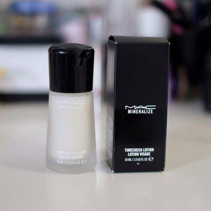 Антивіковий зволожуючий лосьйон-праймер Mac mineralize timecheck lotion 30 мл, фото 1