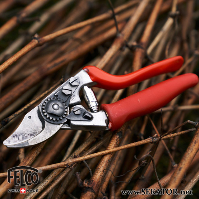 Купити секатор Фелко 15 Переглянути секатор Felco 15