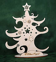 Новорічна ялинка різьблена