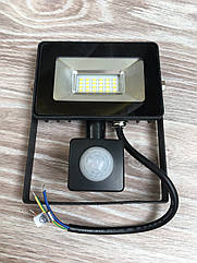 Прожектор з датчиком руху 10Вт 6500K LMPS17 чорний