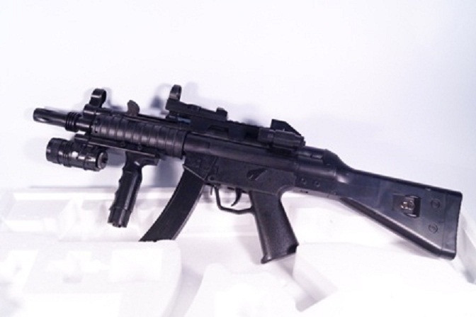 Дитячий автомат CYMA MP5 HY015B на кульках із лазерним прицілом та ліхтариком, фото 1