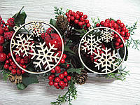 Шар новогодний из фанеры резной со снежинками d-7 см
