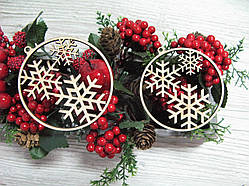 Куля новорічна з фанери гумова зі сніжинками d-7 см