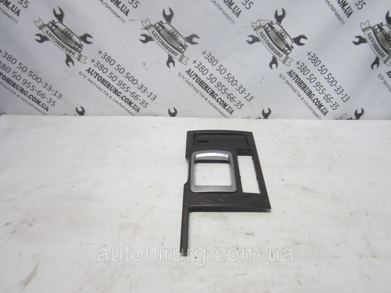 Накладка центральної консолі Toyota land cruiser 200 (58821-60140 / 58821-60160)
