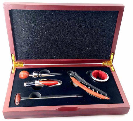 Винні набори та аксесуари.