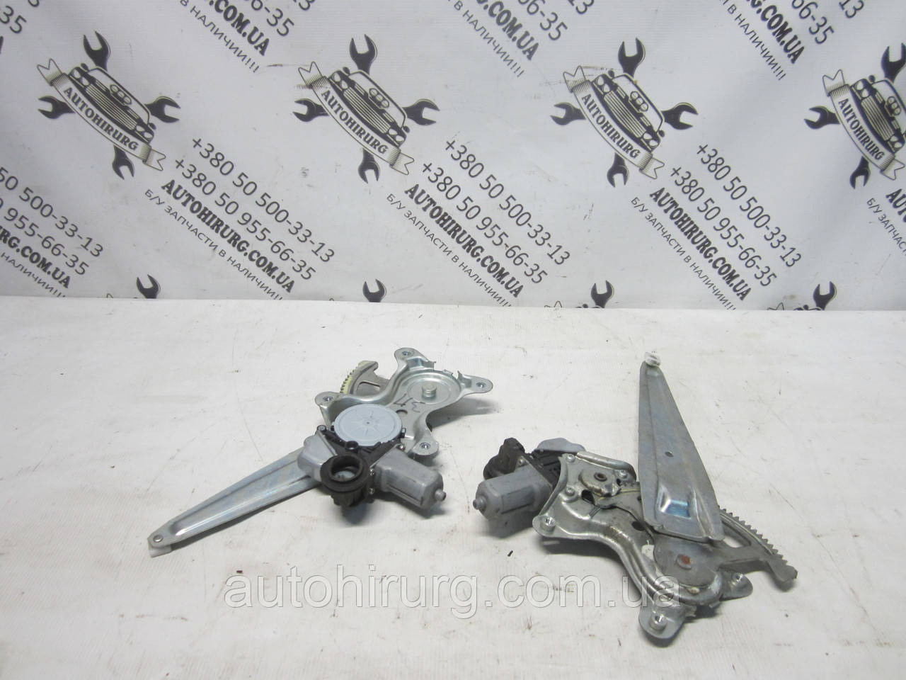 Задній склопідіймач Toyota land cruiser 200 (85710-60181 / 062020-1912 / 85720-60161 / 062020-1902)